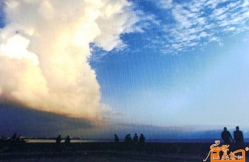 《滚滚烟云来天半》1998年秋，于俄罗斯圣彼得堡波罗的海芬兰湾